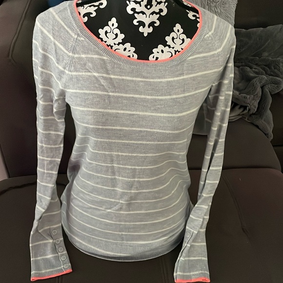 GAP Gray Striped Sweater Size Small - Picture 1 of 7